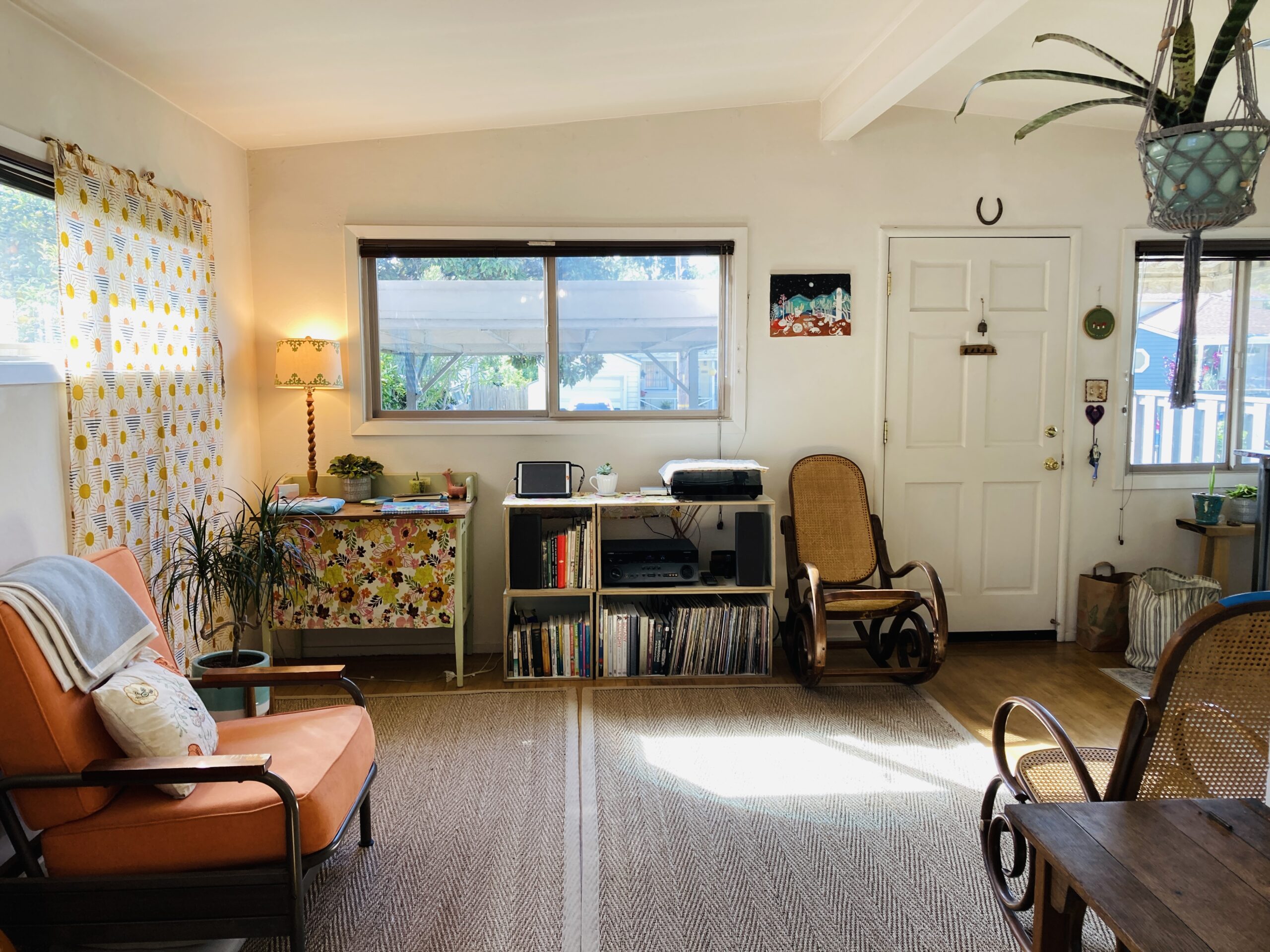 Photo of a nice living room.